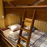 Cozy Apartment, Ski-in Ski-out At Апартаменты